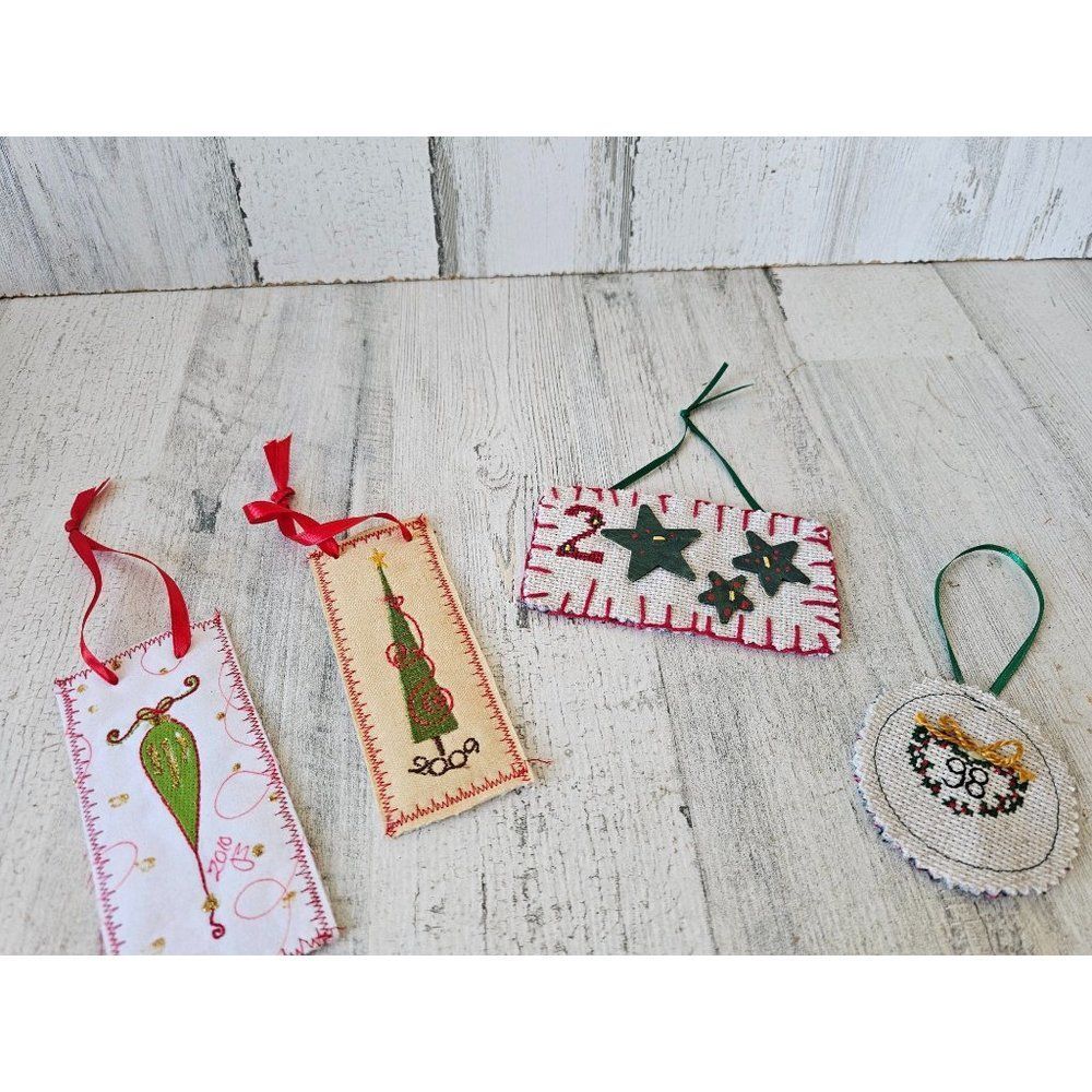 Knit star tree ornament vintage present set